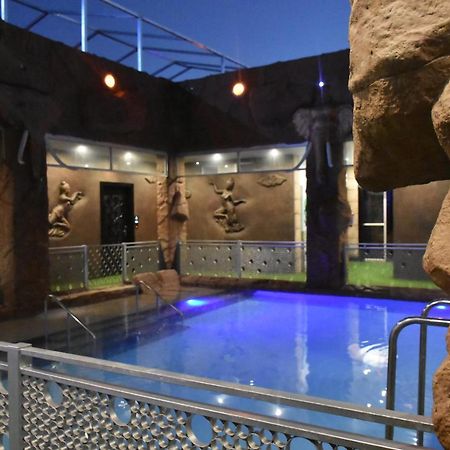 Bed and Breakfast La Ru Mount Moreland Экстерьер фото
